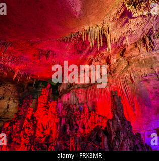 All'interno della grotta di Sataplia vicino a Kutaisi Foto Stock