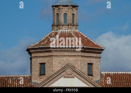 Belfry,Cerro de los Angeles è situato nel comune di Getafe, Madrid. Esso è considerato il centro geografico dell'Iber Foto Stock