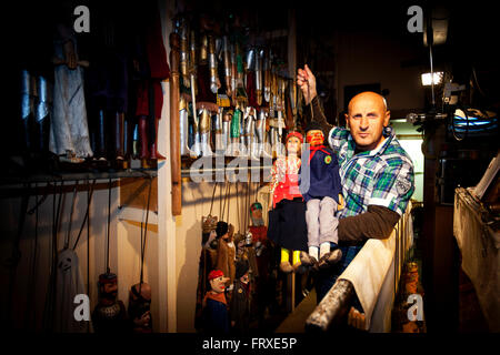 Marionette artista, il Musee de la Vie Wallonne, Liege, la Vallonia, Belgio Foto Stock