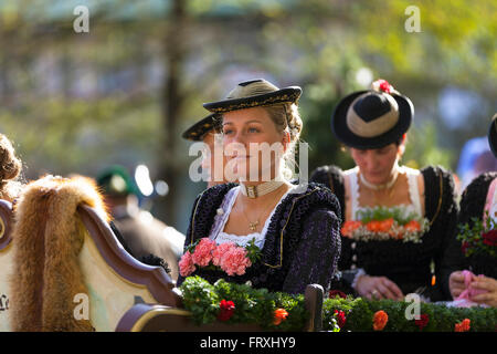 Processione in onore di San Leonardo in Benediktbeuern, Bad Toelz, Wolfratshausen, Alta Baviera, Baviera, Germania Foto Stock