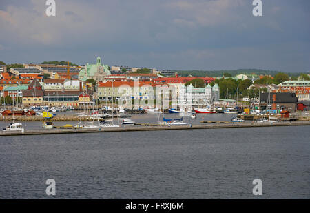 Vista dal traghetto a Stromstad, Provincia di Bohuslaen, nella costa occidentale della Svezia, Europa Foto Stock