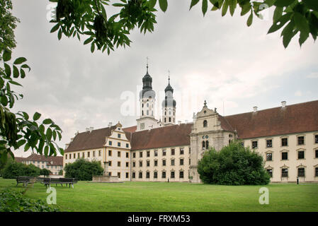 Abbazia di Marchtal con minster chiesa, Obermarchtal, Baden-Wuerttemberg, Germania Foto Stock