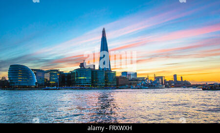 Vista di Londra - Shard, Municipio Tramonto Foto Stock