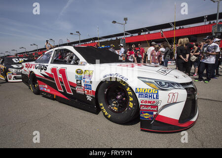 Fontana, in California, Stati Uniti d'America. 20 Mar, 2016. FONTANA, in California - marzo 20: una vista generale dell'atmosfera in NASCAR Sprint Cup Series Auto Club 400 presso Auto Club Speedway su Marzo 20, 2016 a Fontana, in California. © Daniel Knighton/ZUMA filo/Alamy Live News Foto Stock