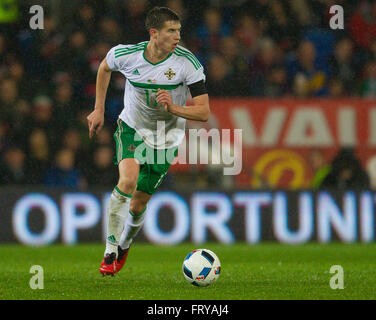 Cardiff City Stadium di Cardiff, Galles. 24 Mar, 2016. Vauxhall amichevole internazionale, il Galles contro l'Irlanda del Nord. Irlanda del Nord Patrick McNair si rompe in avanti con la palla durante il match Credito: Azione Sport Plus/Alamy Live News Foto Stock