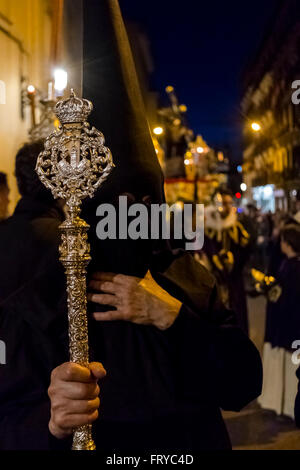 Madrid, Spagna. 23 marzo, 2016. La processione di Gesù di grande potenza e la Beata Maria della Speranza Macarena della Settimana Santa si è svolta dalla Collegiata di San Isidro a Madrid Spagna. Credito: Lawrence JC Barone/Alamy Live News. Foto Stock