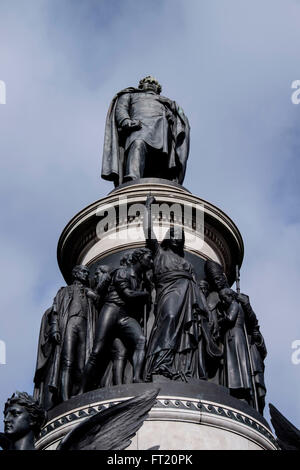 Memoriale di Daniel O'Connell dallo scultore John Henry Foley, O'Connell Street, Dublin, Repubblica di Irlanda, Europa Foto Stock