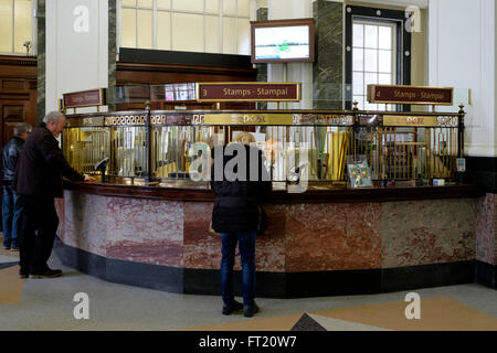 Interno dell'Ufficio Generale delle Poste a Dublino Repubblica di Irlanda, Europa Foto Stock