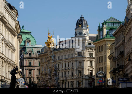 Edifici storici e Wiener Pestsäule in Graben Strasse, Vienna, Austria, Europa Foto Stock