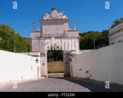 Viewpoint a Seteais nel Palazzo di Sintra nelle colline sopra Lisbona in Portogallo Foto Stock