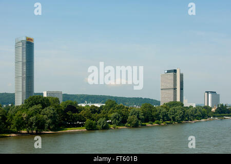 Deutschland, Renania settentrionale-Vestfalia, Bonn, Blick auf den Torre Post und den langen Eugen Foto Stock