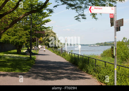 Deutschland, Bonn, Bad Godesberg-Mehlem, John-Jay-McCloy-Ufer Foto Stock