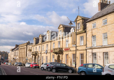 Il White Swan Hotel su Bondgate entro Alnwick Town Center, Northumberland, England, Regno Unito Foto Stock