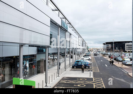 Primark e prossimo store retail in Milton Keynes Buckinghamshire REGNO UNITO Foto Stock