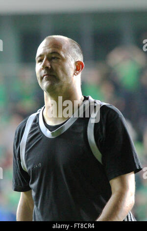 07 Sett 2015 - Euro 2016 Qualifier - Gruppo F - Irlanda del Nord 1 Ungheria 1. Ungheria il portiere Gábor Király lascia il passo di un uomo deluso dopo ammettendo un equalizzatore in ritardo. Foto Stock