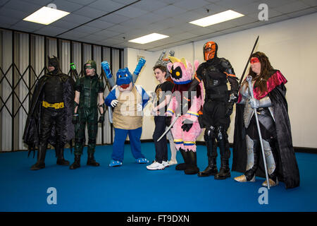 Birmingham, Regno Unito, 26 Mar, 2016. Vari personaggi Cosplay a insonnia 57 Credito: Steven roe/Alamy Live News Foto Stock