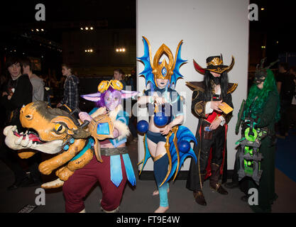 Birmingham, Regno Unito, 26 Mar, 2016. Vari personaggi Cosplay a insonnia 57 Credito: Steven roe/Alamy Live News Foto Stock