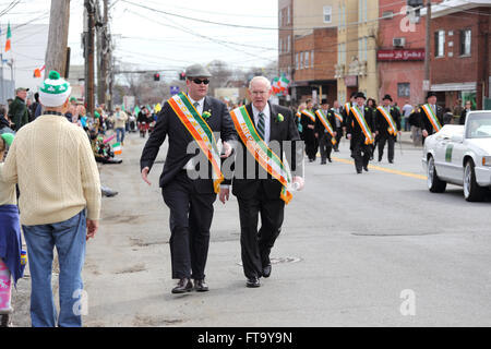 Dimostranti nella festa di San Patrizio parade Yonkers New York Foto Stock