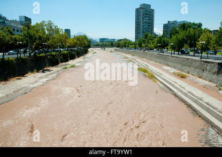 Fiume Mapocho - Santiago - Cile Foto Stock