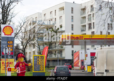 15 gennaio 2016 - Wroclaw: il logo del marchio Shell ' 'gennaio 15, 2016 a Wroclaw. La Polonia. Foto Stock