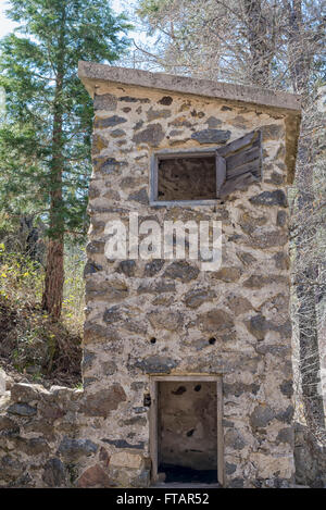 Historic Weir, edificio di pietra. Palomar Mountain State Park, California. Foto Stock