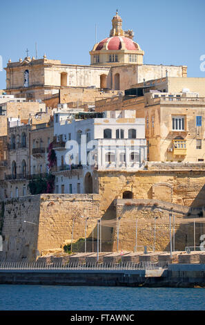 La vista di Senglea (L-isla) penisola con la cupola di San Filippo la cappella. Malta Foto Stock