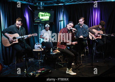 Bala Cynwyd, Pennsylvania, USA. 25 marzo, 2016. American indie rock band di percorso carta visita Radio 1045. Foto Stock