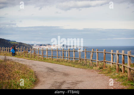 Il percorso a piedi di Onton a Muskiz al confine di Cantabria e Paesi Baschi Foto Stock