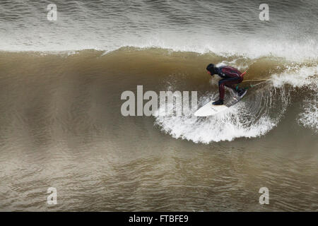 Surf in Tenby, Pembrokeshire, Galles Foto Stock