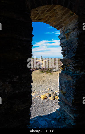 Punto di triangolazione, Parys montagna, Amlwch, Anglesey, Galles, Regno Unito Foto Stock