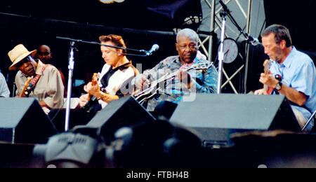 BUDDY GUY JIMMY VAUGHN E B.B. Re con ERIC CLAPTON Crossroads Guitar Festival Dallas Texas 6/5/2005 foto di Michael BRITO Foto Stock