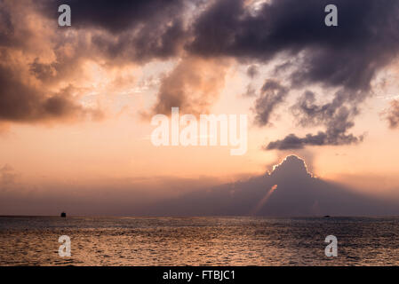 Meeru Island al tramonto, Maldive Foto Stock