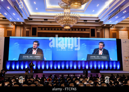 Shenzhen, Cina la provincia di Guangdong. 27 Mar, 2016. Wu Ying, presidente della Cina Capital Group, affronta la Cina (Shenzhen) Vertice di Shenzhen, Cina del sud della provincia di Guangdong, Marzo 27, 2016. Credito: Mao Siqian/Xinhua/Alamy Live News Foto Stock