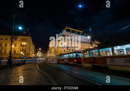 Teatro Nazionale di Praga di notte,Repubblica Ceca Foto Stock