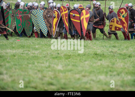 Truppe a la rievocazione della battaglia di Hastings, 1066 Foto Stock