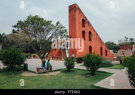 Persone a Jantar Mantar Observatory New Delhi Foto Stock