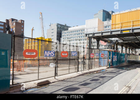 La costruzione del nuovo fascio di protoni unità di terapia presso la University College London Hospital (UCLH) Foto Stock