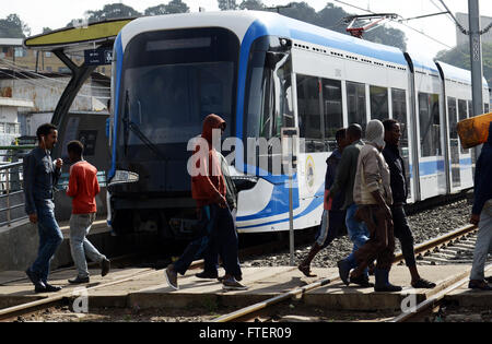 La nuova linea ferroviaria leggera in Etiopia ad Addis Abeba. Foto Stock