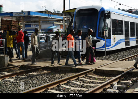 La nuova linea ferroviaria leggera in Etiopia ad Addis Abeba. Foto Stock