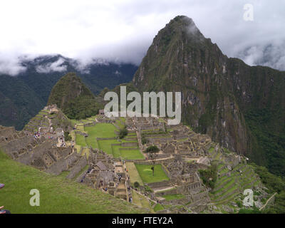 Panorama di Machu Picchu guardando dal di sopra Foto Stock