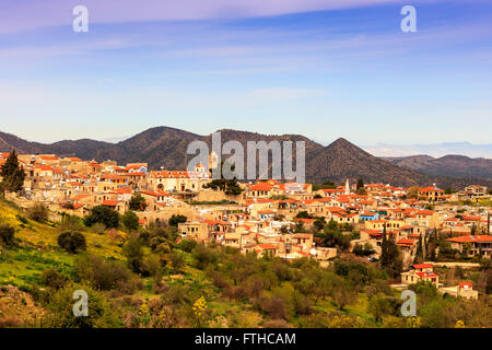 Tipico villaggio di Cipro nei Monti Troodos. Foto Stock