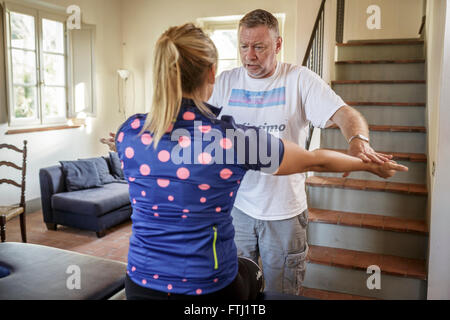 Allenamento ciclismo camp fitness e benessere toscana italia consulenza e test medici gruppo di ciclisti Foto Stock