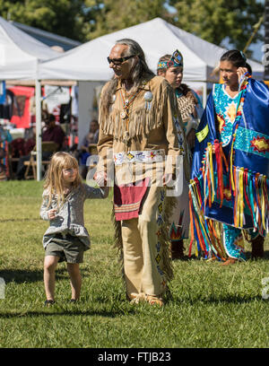 Native American ballerini a Stillwater Pow-wow, Anderson, California. Foto Stock