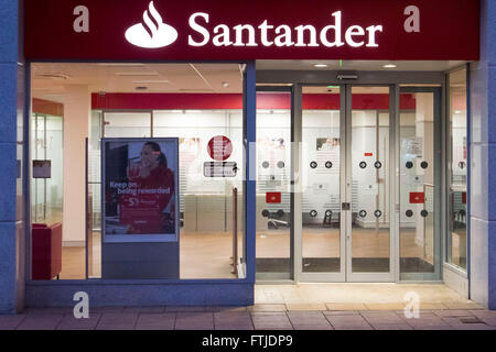 Santander filiale di banca sign logo. Foto Stock