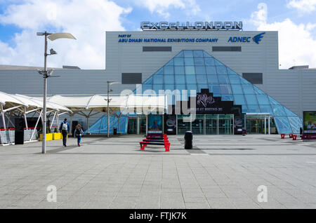 Un'immagine dell'ingresso ovest del London Excel Centre. Foto Stock