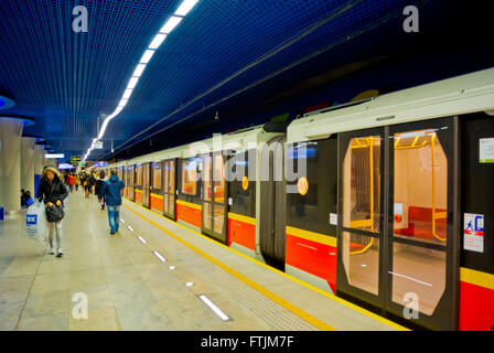 Dworzec Wilenski, la stazione della metropolitana, linea 2, M2, inaugurato nel 2016, Praga, Varsavia, Polonia Foto Stock