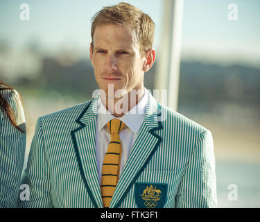 Sydney, Australia. 30 Mar, 2016. Ken Wallace, canoa Sprint medaglia olimpica pone nella sua Australia cerimonia di apertura uniformi durante il 2016 australiano del team olimpico uniforme di lancio ufficiale del marzo 30, 2016 a Sydney, in Australia. Credito: Hugh Peterswald/Pacific Press/Alamy Live News Foto Stock