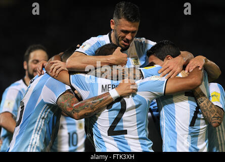 Cordoba, Argentina. 29 Mar, 2016. Argentina i giocatori di celebrare dopo rigature durante il match di qualificazione per il 2018 la Russia la Coppa del Mondo contro la Bolivia a Mario Alberto Kempes stadio di Cordoba, Argentina, il 29 marzo 2016. L'Argentina ha vinto 2-0. © Martin Zabala/Xinhua/Alamy Live News Foto Stock