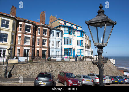 Pensioni sul lungomare a Cromer, Norfolk città costiera, East Anglia, England, Regno Unito Foto Stock