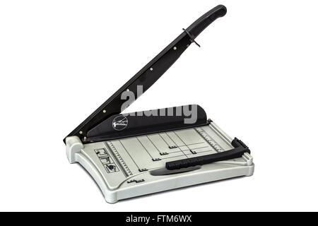 Taglierina per una carta, isolati su sfondo bianco Foto Stock